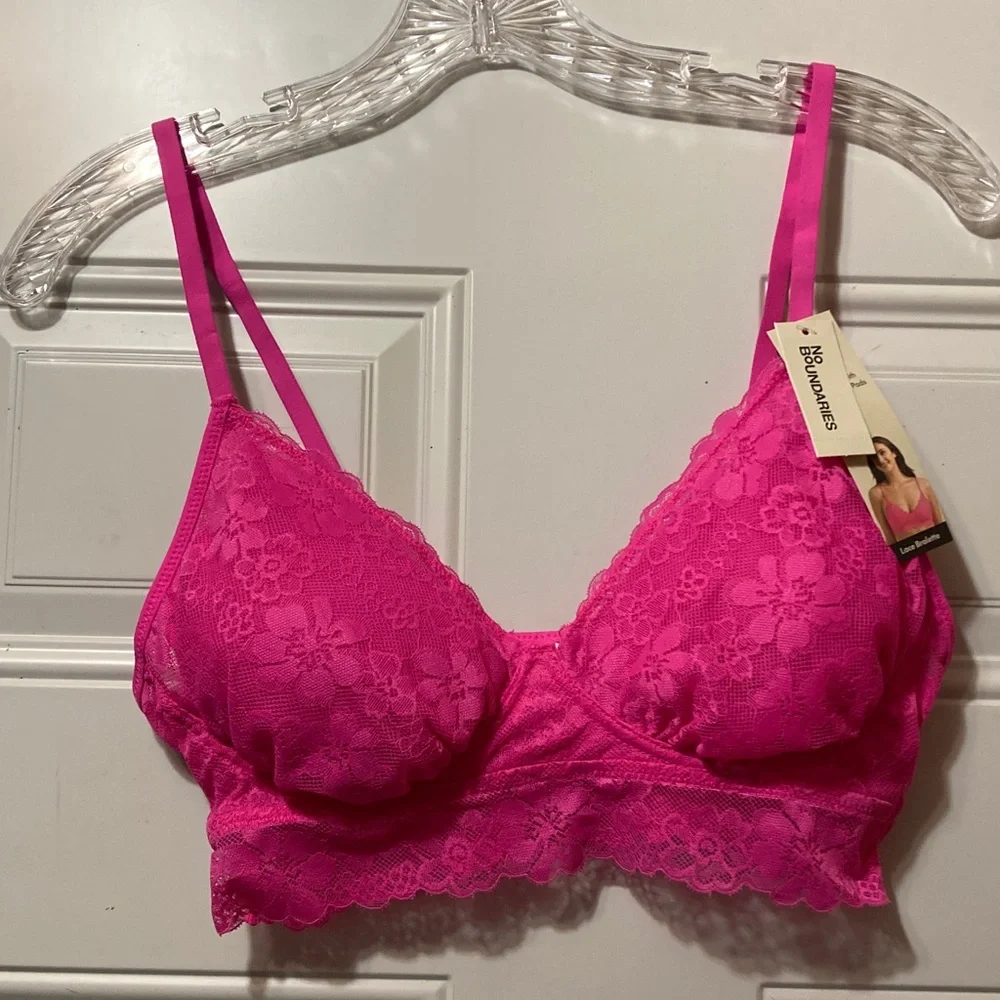 No Boundaries Hot Pink Floral Lace Bralette M‎ NWT